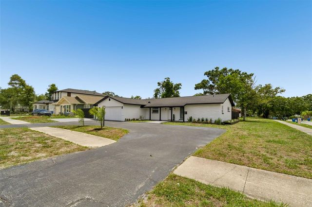 1530 49TH STREET N, St Petersburg, FL 33710