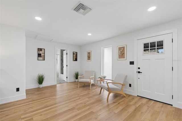 1530 49TH STREET N, St Petersburg, FL 33710