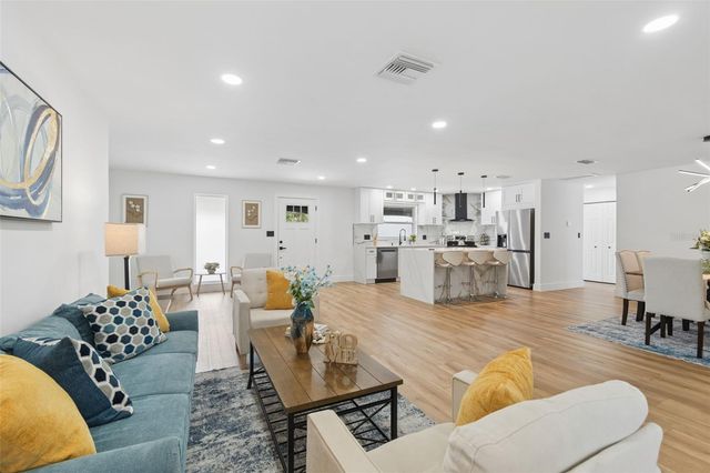 1530 49TH STREET N, St Petersburg, FL 33710