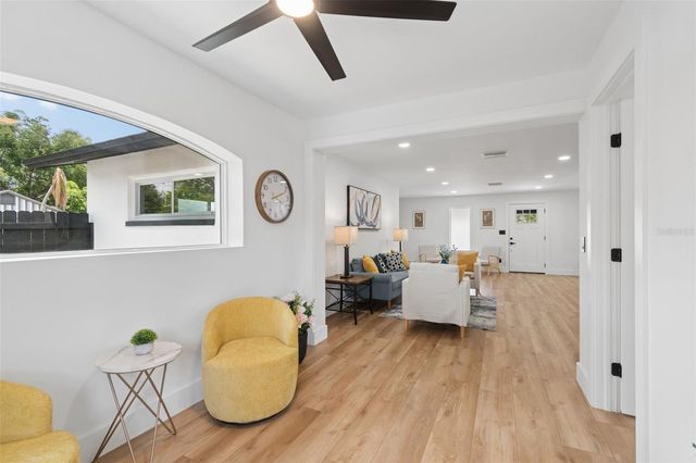 1530 49TH STREET N, St Petersburg, FL 33710
