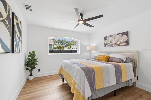 1530 49TH STREET N, St Petersburg, FL 33710