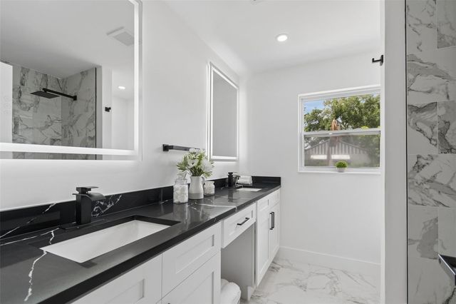 1530 49TH STREET N, St Petersburg, FL 33710