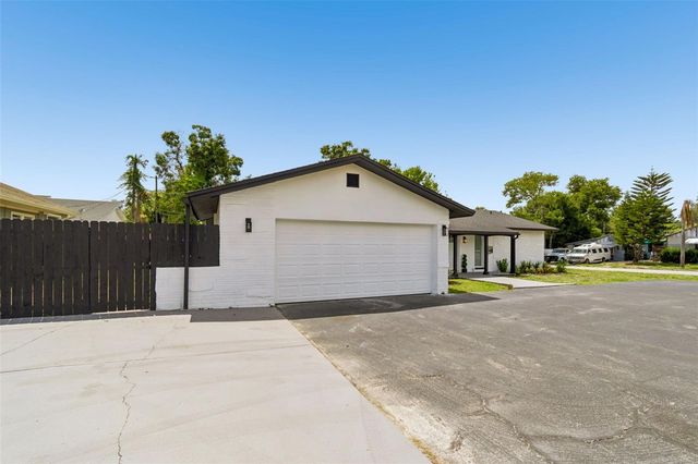 1530 49TH STREET N, St Petersburg, FL 33710