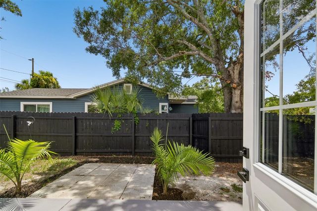 1530 49TH STREET N, St Petersburg, FL 33710
