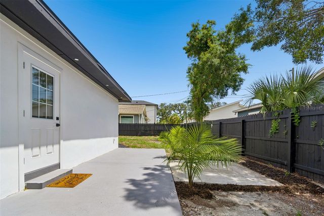 1530 49TH STREET N, St Petersburg, FL 33710