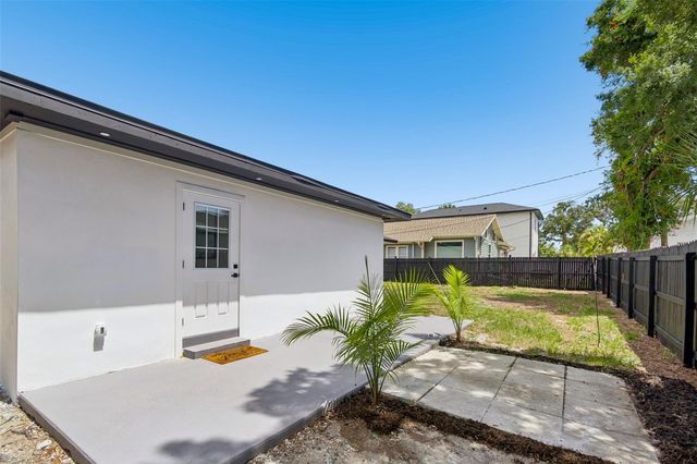 1530 49TH STREET N, St Petersburg, FL 33710