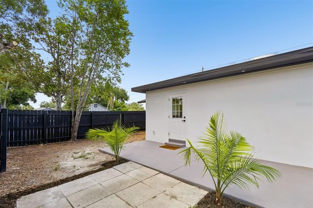1530 49TH STREET N, St Petersburg, FL 33710