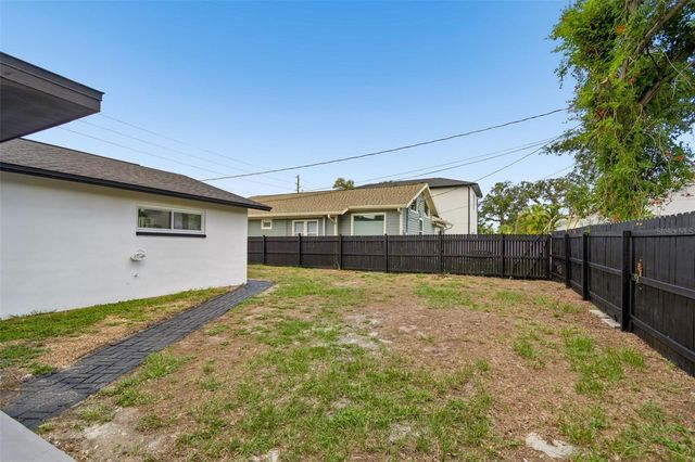 1530 49TH STREET N, St Petersburg, FL 33710