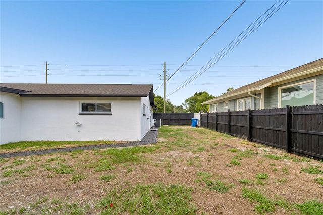 1530 49TH STREET N, St Petersburg, FL 33710