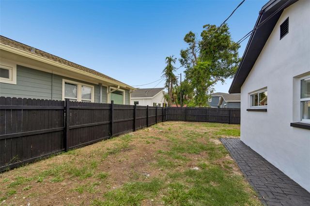 1530 49TH STREET N, St Petersburg, FL 33710