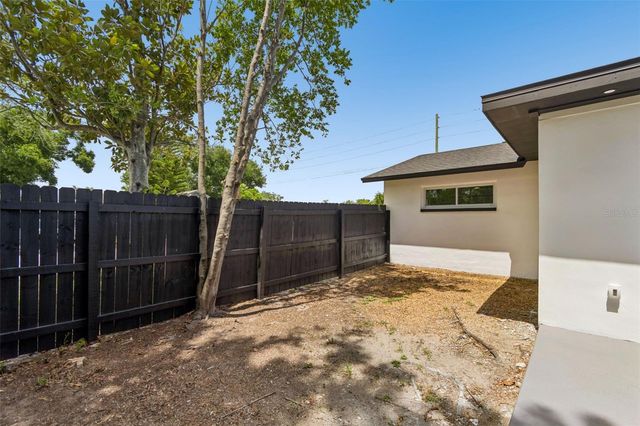 1530 49TH STREET N, St Petersburg, FL 33710