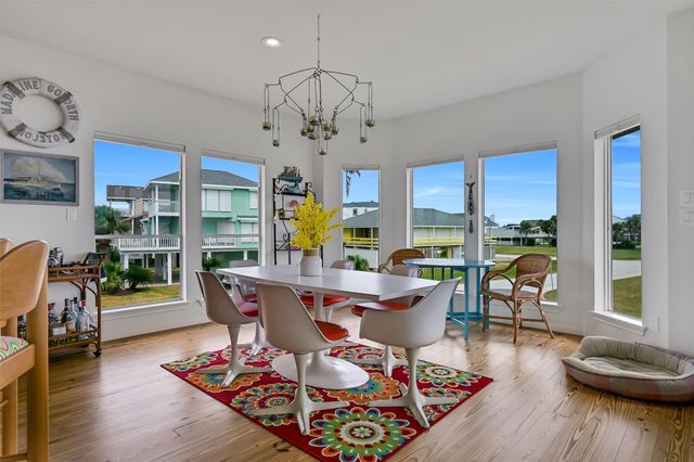 4203 Campeche Court, Galveston, TX 77554