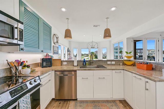4203 Campeche Court, Galveston, TX 77554