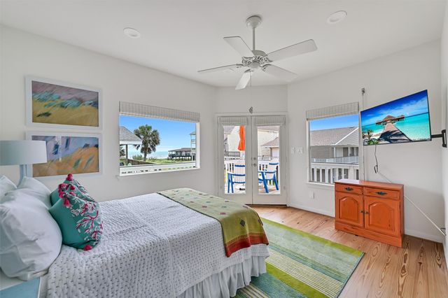 4203 Campeche Court, Galveston, TX 77554