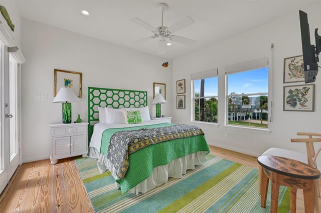4203 Campeche Court, Galveston, TX 77554
