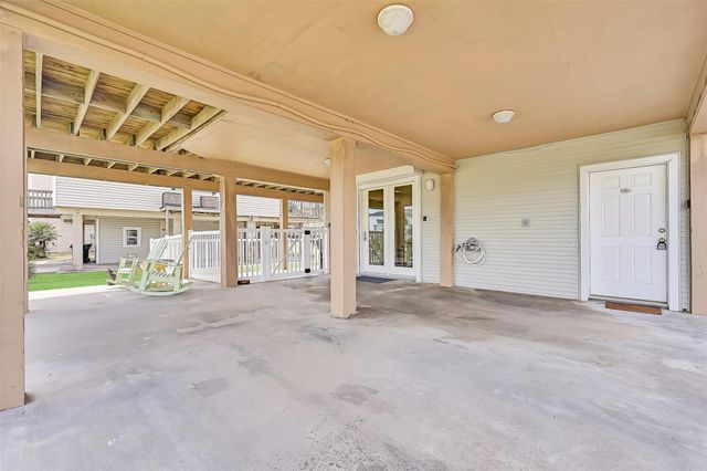 4203 Campeche Court, Galveston, TX 77554
