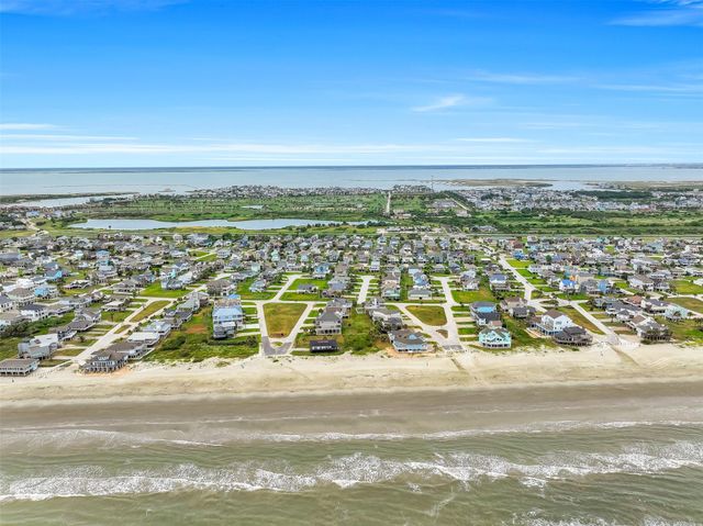 4203 Campeche Court, Galveston, TX 77554