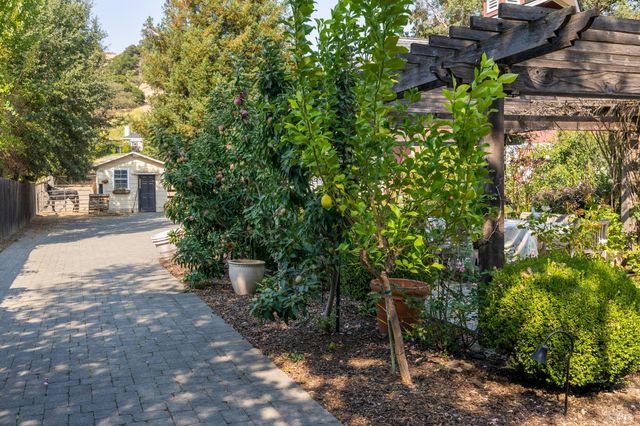 1846 Indian Valley Rd, Novato, CA 94947