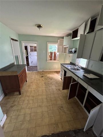 436 Tullis Avenue, Kansas City, MO 64125