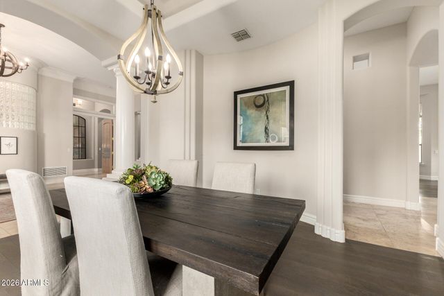 8204 S HOMESTEAD Lane, Tempe, AZ 85284