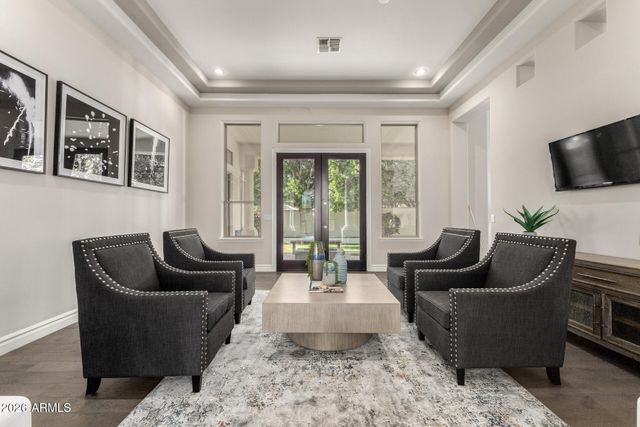 8204 S HOMESTEAD Lane, Tempe, AZ 85284