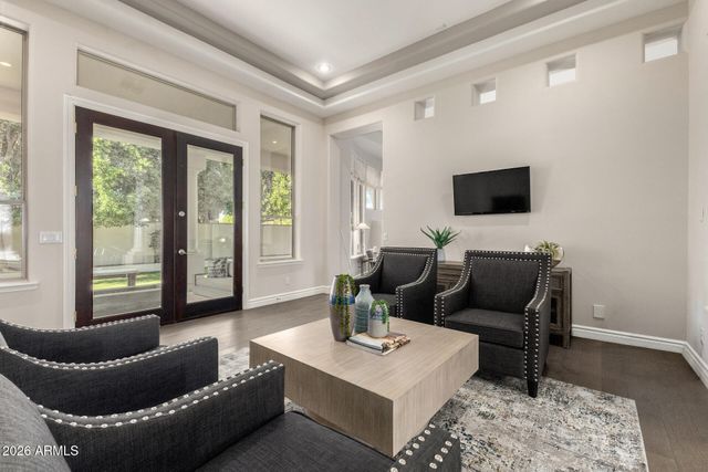 8204 S HOMESTEAD Lane, Tempe, AZ 85284