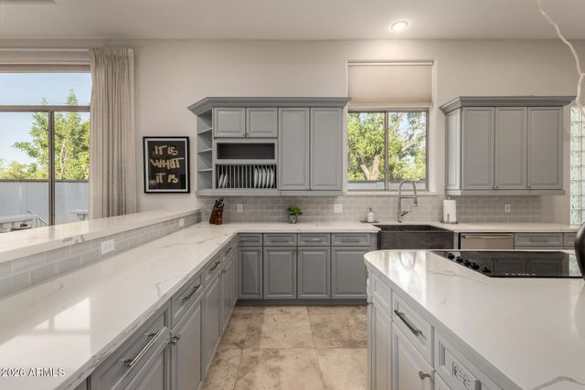 8204 S HOMESTEAD Lane, Tempe, AZ 85284