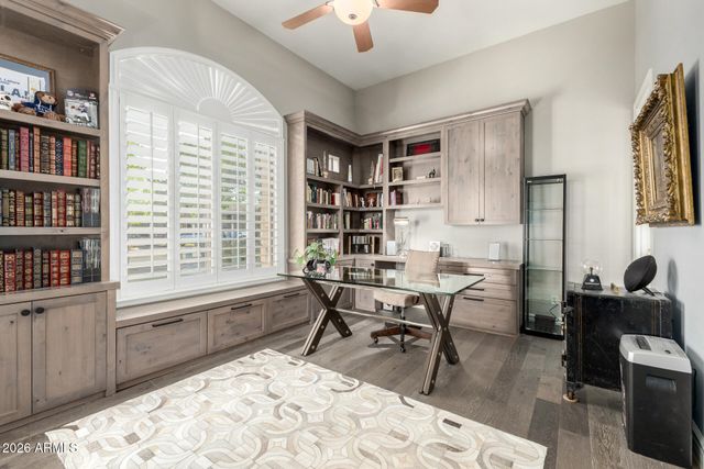 8204 S HOMESTEAD Lane, Tempe, AZ 85284