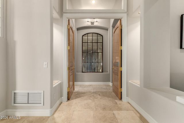 8204 S HOMESTEAD Lane, Tempe, AZ 85284