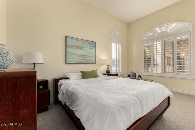 8204 S HOMESTEAD Lane, Tempe, AZ 85284