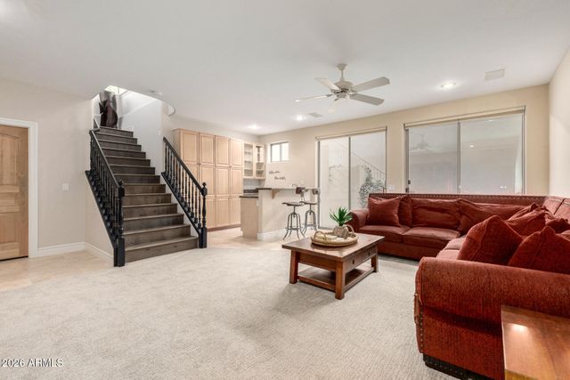 8204 S HOMESTEAD Lane, Tempe, AZ 85284