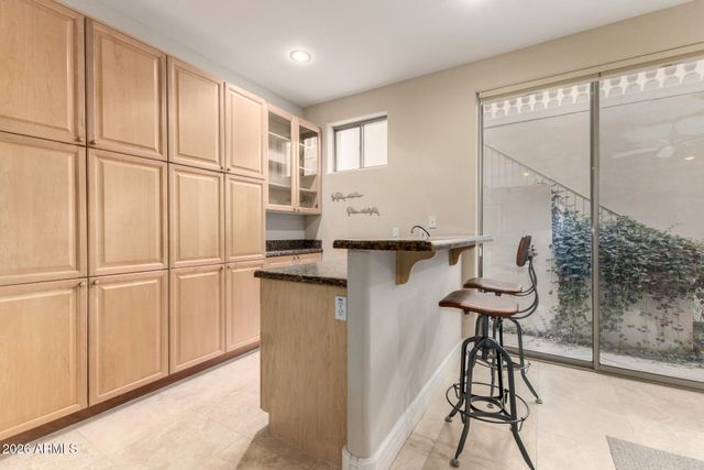 8204 S HOMESTEAD Lane, Tempe, AZ 85284