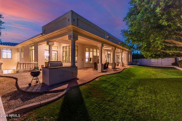 8204 S HOMESTEAD Lane, Tempe, AZ 85284