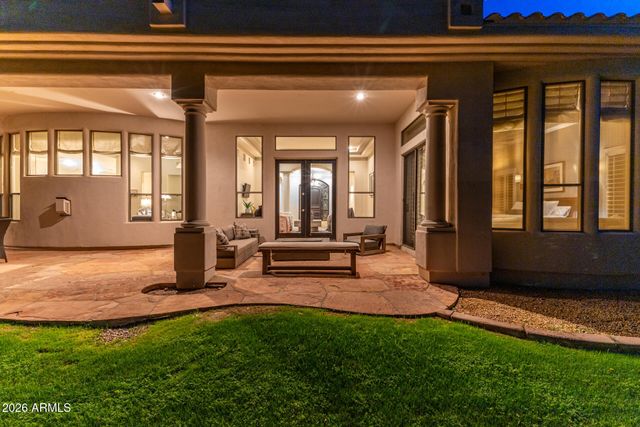 8204 S HOMESTEAD Lane, Tempe, AZ 85284