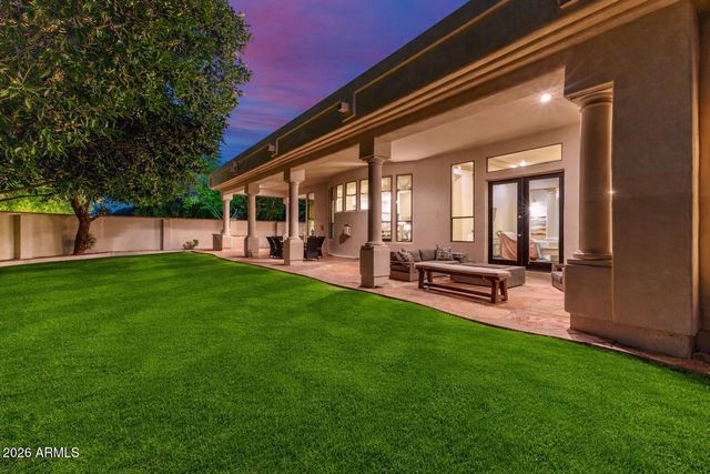 8204 S HOMESTEAD Lane, Tempe, AZ 85284