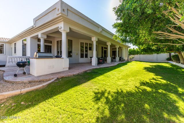 8204 S HOMESTEAD Lane, Tempe, AZ 85284