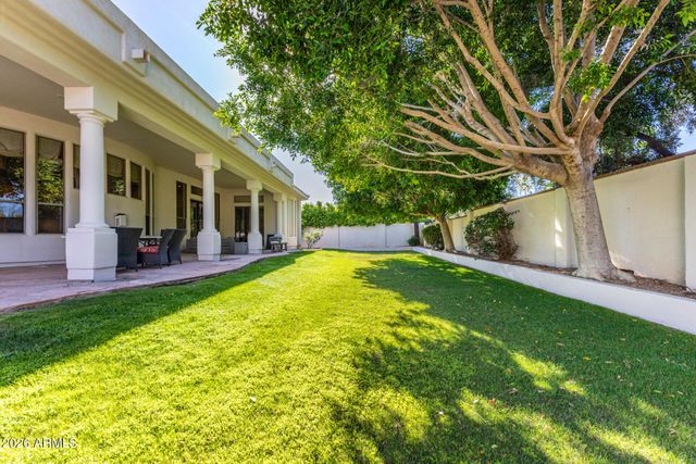 8204 S HOMESTEAD Lane, Tempe, AZ 85284