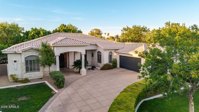 8204 S HOMESTEAD Lane, Tempe, AZ 85284