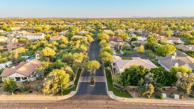 8204 S HOMESTEAD Lane, Tempe, AZ 85284
