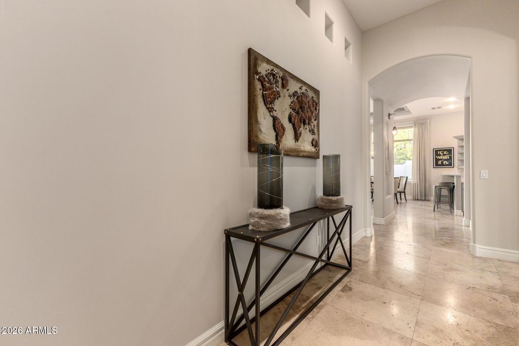 Image 14 of property listing at 8204 S HOMESTEAD Lane, Tempe, AZ 85284