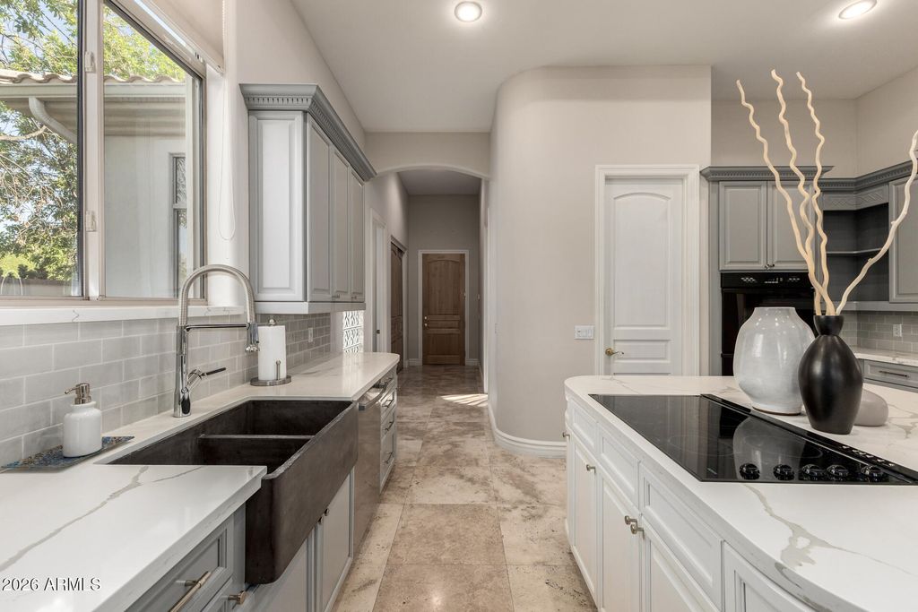 Image 22 of property listing at 8204 S HOMESTEAD Lane, Tempe, AZ 85284