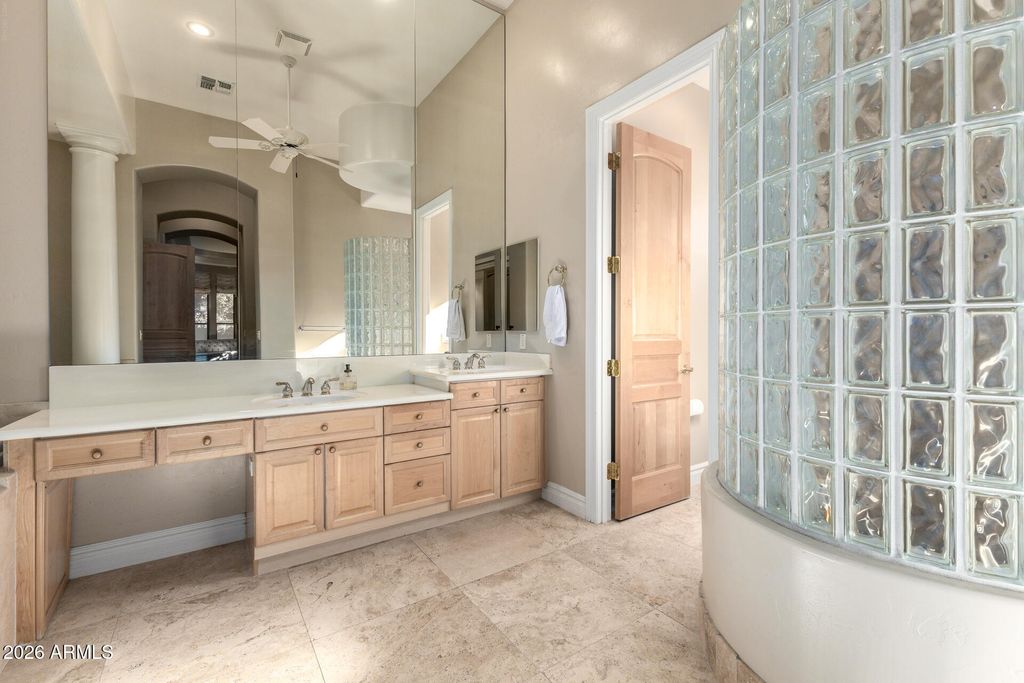 Image 37 of property listing at 8204 S HOMESTEAD Lane, Tempe, AZ 85284