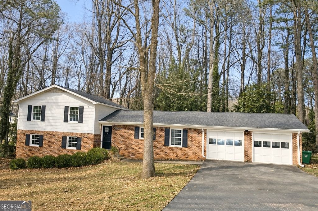 2802 Leisure Woods Lane, Decatur, GA 30034