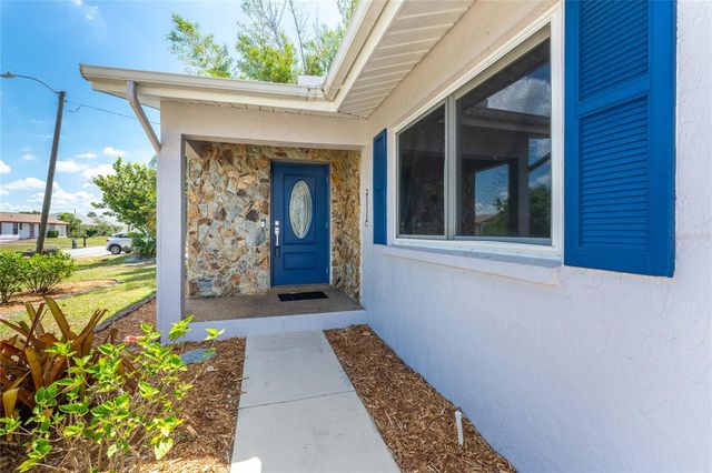 557 MAGNOLIA AVENUE NW, Port Charlotte, FL 33952