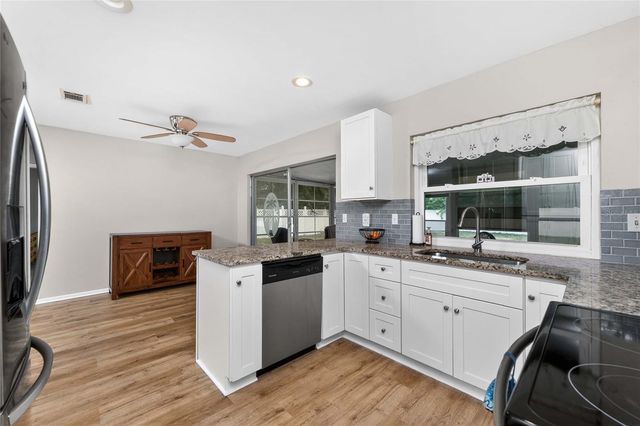 557 MAGNOLIA AVENUE NW, Port Charlotte, FL 33952