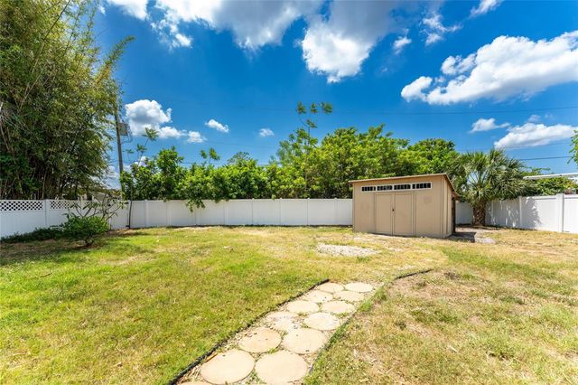 557 MAGNOLIA AVENUE NW, Port Charlotte, FL 33952