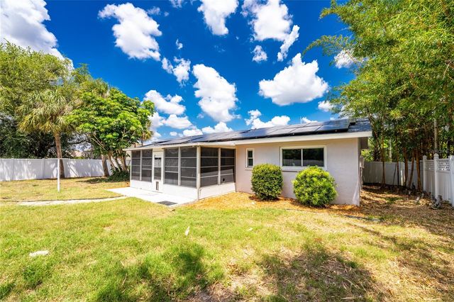 557 MAGNOLIA AVENUE NW, Port Charlotte, FL 33952