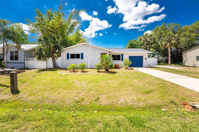 557 MAGNOLIA AVENUE NW, Port Charlotte, FL 33952