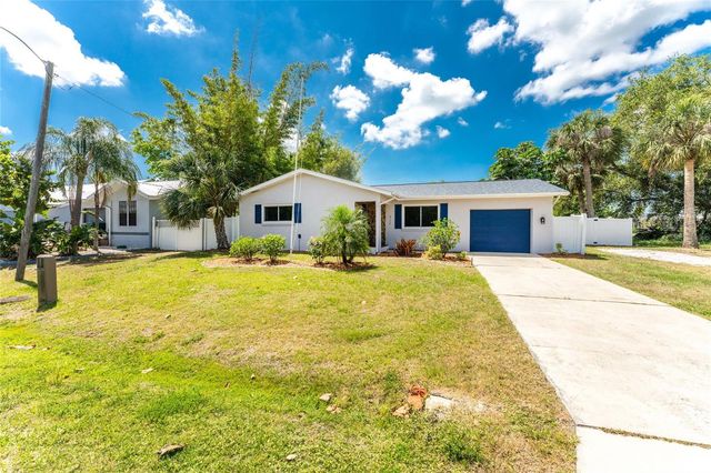 557 MAGNOLIA AVENUE NW, Port Charlotte, FL 33952