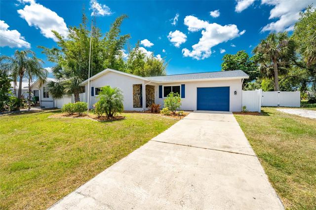 557 MAGNOLIA AVENUE NW, Port Charlotte, FL 33952